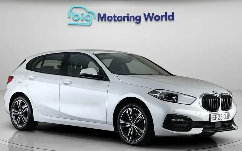 Begagnad BMW 116 Sport Line 116 HK (85 kW) 2023 Halvkombi