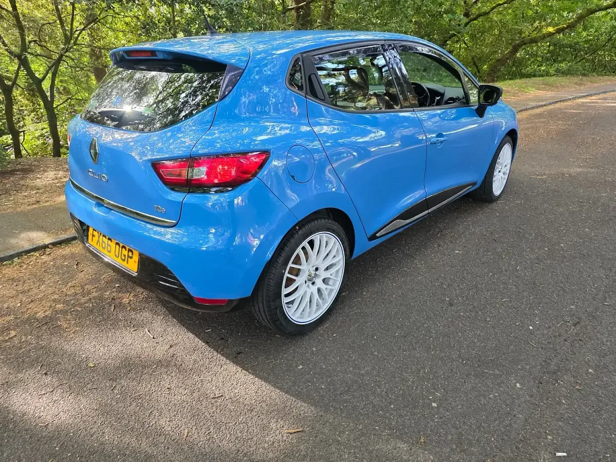 Used Renault Clio IV Dynamique 90 HP (66 kW) 2016 Blue Hatchback