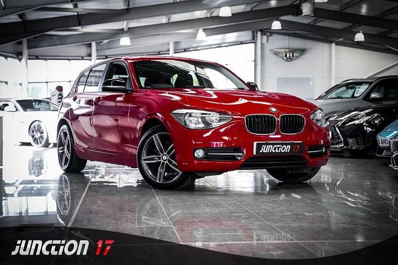Used BMW 118 Sport Line 2013 Red Hatchback