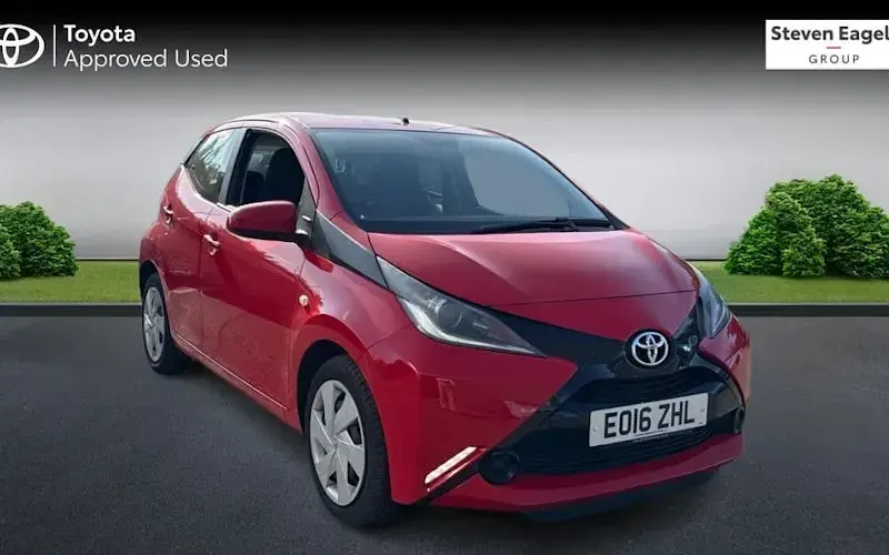 Used Toyota Aygo X-play 69 HP (50 kW) 2018 Hatchback