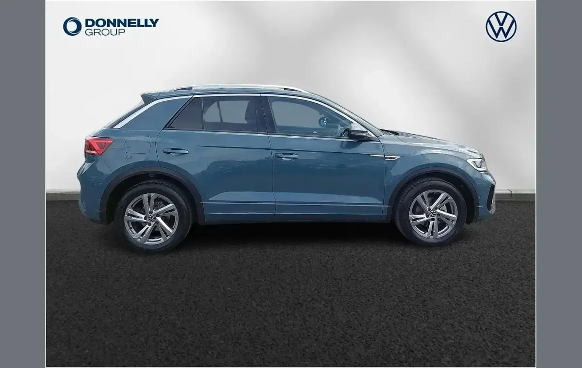 Used VW T-Roc R-line 150 HP (110 kW) 2025 Blue SUV
