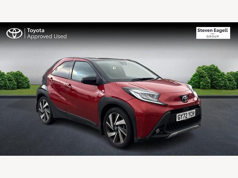 Used Toyota Aygo X 72 HP (52 kW) 2022 Red SUV