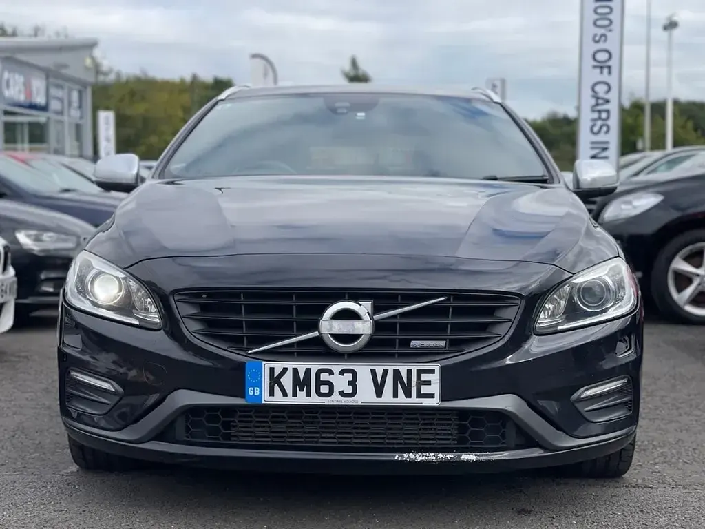 Usado Volvo V60 R-Design 136 CV (100 kW) 2013 Negro Familiar