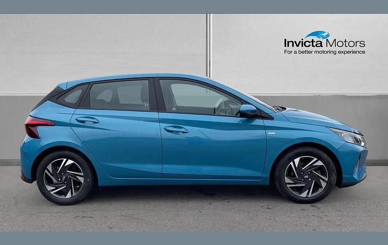 Used Hyundai i20 SE 100 HP (73 kW) 2023 Turquoise Hatchback