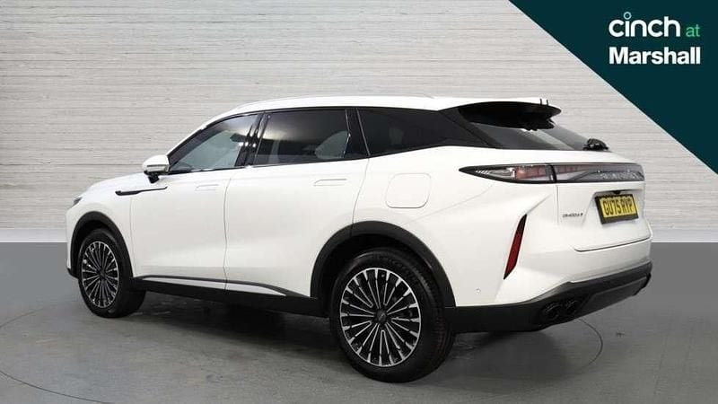Used Omoda 9 442 HP (325 kW) 2025 White SUV