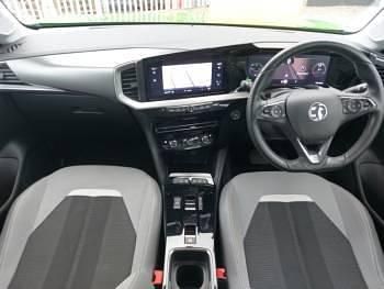 Used Vauxhall Mokka Elite 100 kW (136 HP) 2022 Two coat premium paint  mamba green SUV