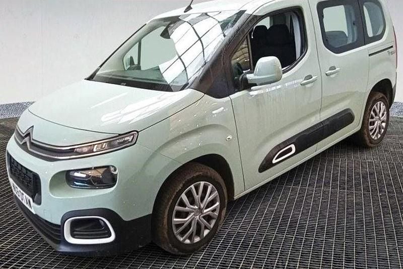 Used Citroën Berlingo Feel 2020 Green MPV
