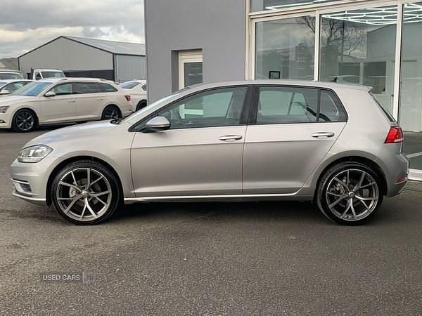Used VW Golf VII SE 115 HP (84 kW) 2017 Silver Hatchback