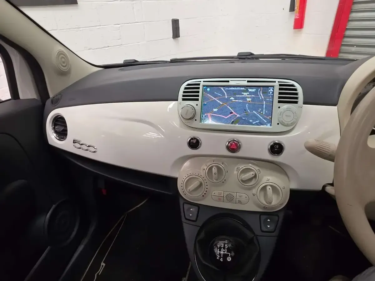 Used Fiat 500 Lounge 69 HP (50 kW) 2014 White Hatchback