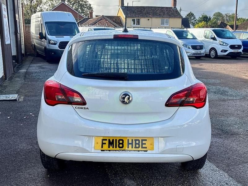 Used Vauxhall Corsa 95 HP (69 kW) 2018 White Van