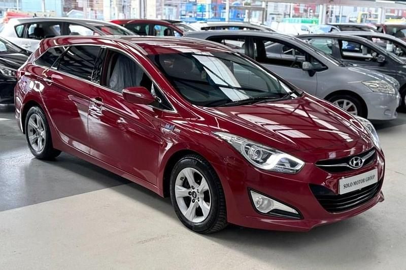 Used Hyundai i40 Style 136 HP (100 kW) 2014 Red Estate