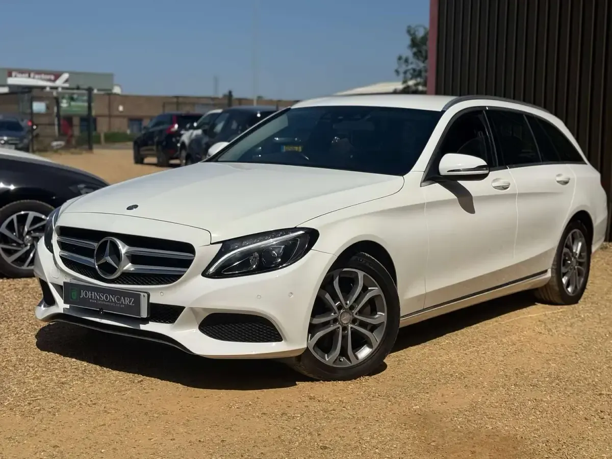 Used Mercedes C250 204 HP (150 kW) 2015 White Estate