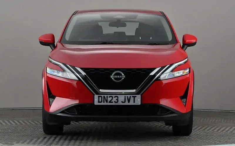 Used Nissan Qashqai Acenta Premium 140 HP (102 kW) 2023 Red SUV