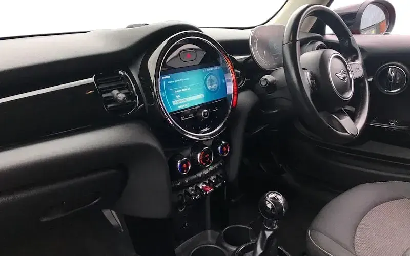 Used Mini Cooper Comfort 136 HP (100 kW) 2021 Red Hatchback