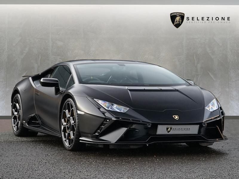 Black Used 2024 Lamborghini Huracán Coupe | £221,950 (Good price) - Image 1/4
