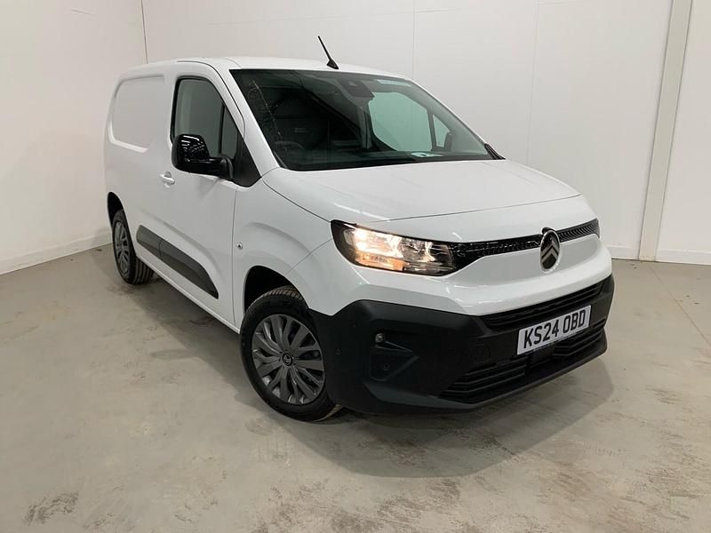 Used Citroën Berlingo 100 HP (73 kW) 2024 White MPV