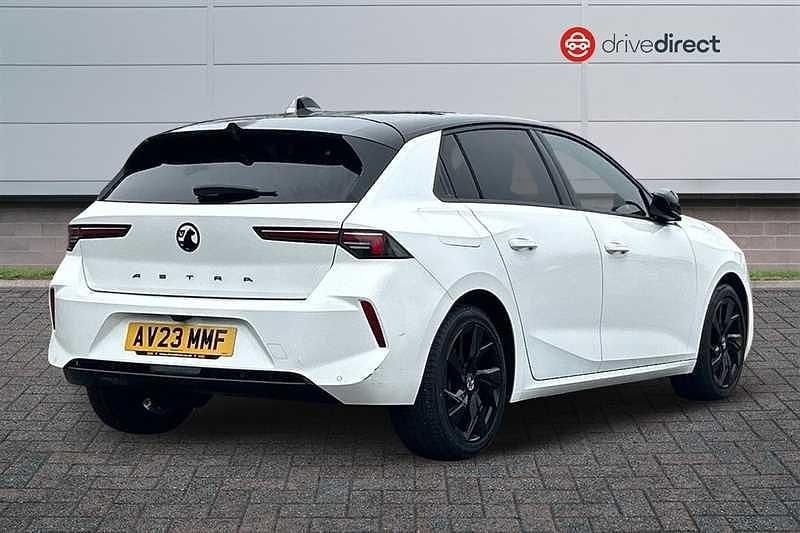 Used Vauxhall Astra S 130 HP (95 kW) 2023 White Hatchback