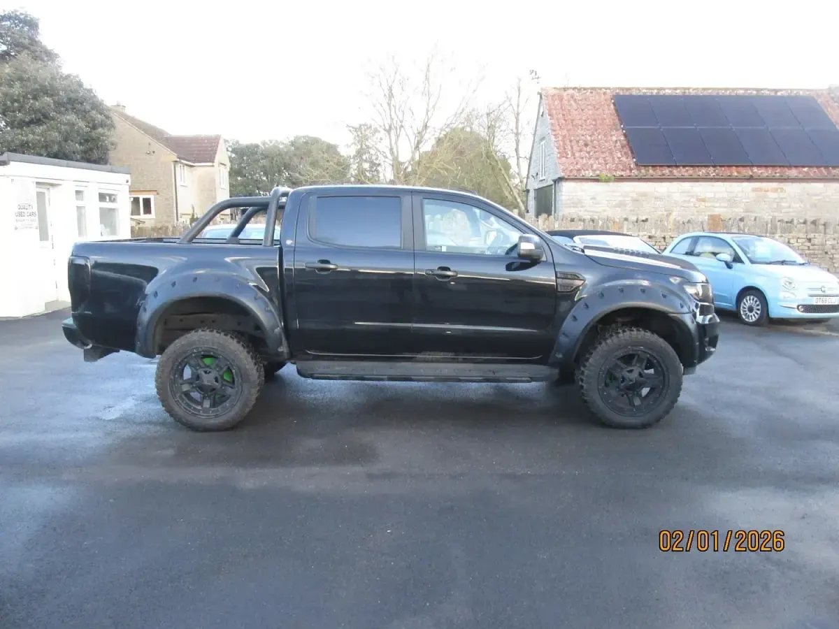 Used Ford Ranger Limited 200 HP (147 kW) 2018 Black Pickup