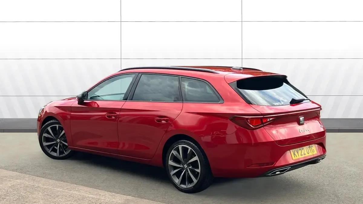 Used Seat Leon FR Sport 150 HP (110 kW) 2022 Red Estate