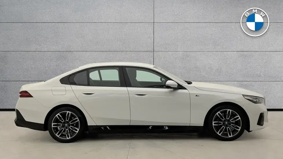 Used BMW i5 M Sport 250 kW (340 HP) 2024 White Sedan