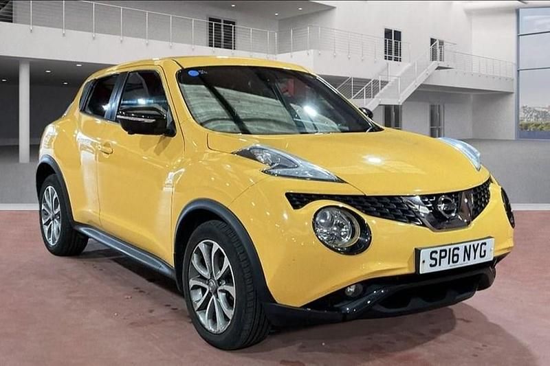 Used Nissan Juke S 110 HP (80 kW) 2016 Yellow SUV
