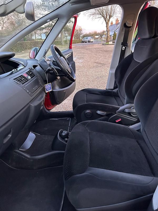 Used Citroën Grand C4 Picasso Exclusive 2010 Red MPV