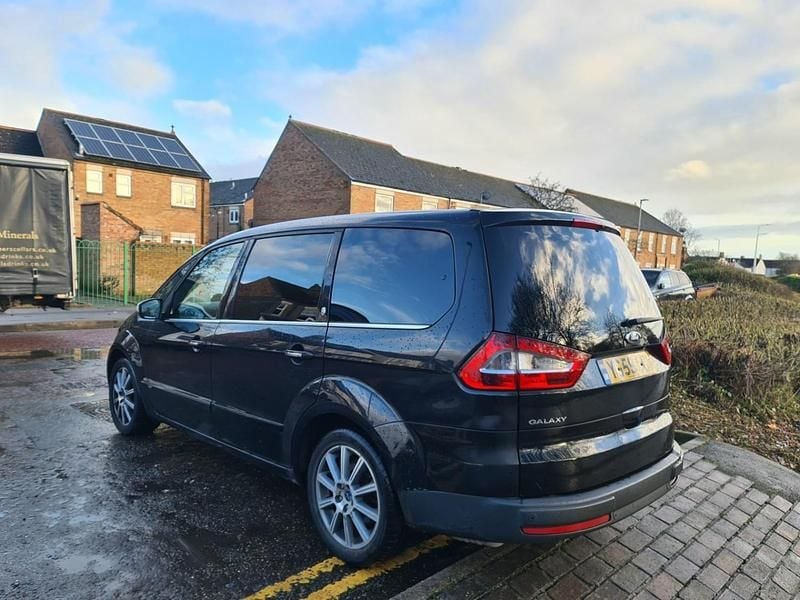 Usado Ford Galaxy Ghia 140 HP (102 kW) 2009 Preto Monovolume