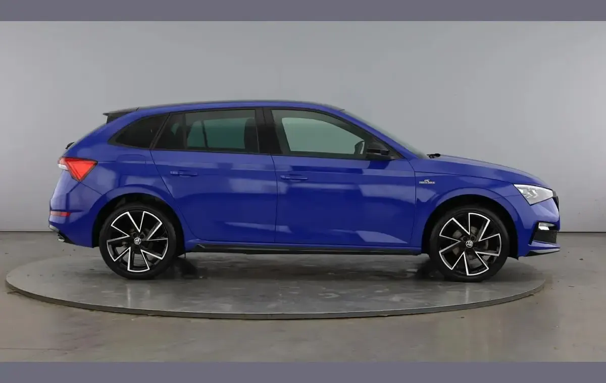 Usado Skoda Scala Monte Carlo 150 CV (110 kW) 2023 Azul Utilitario