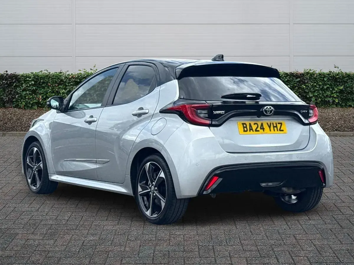 Used Toyota Yaris Edition 116 HP (85 kW) 2024 Silver Hatchback