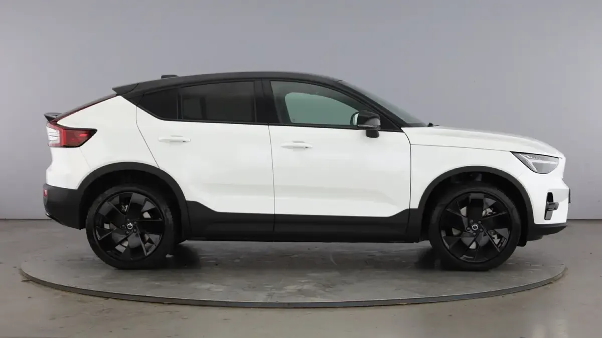 New Volvo EC40 Plus 185 kW (252 HP) 2026 White SUV
