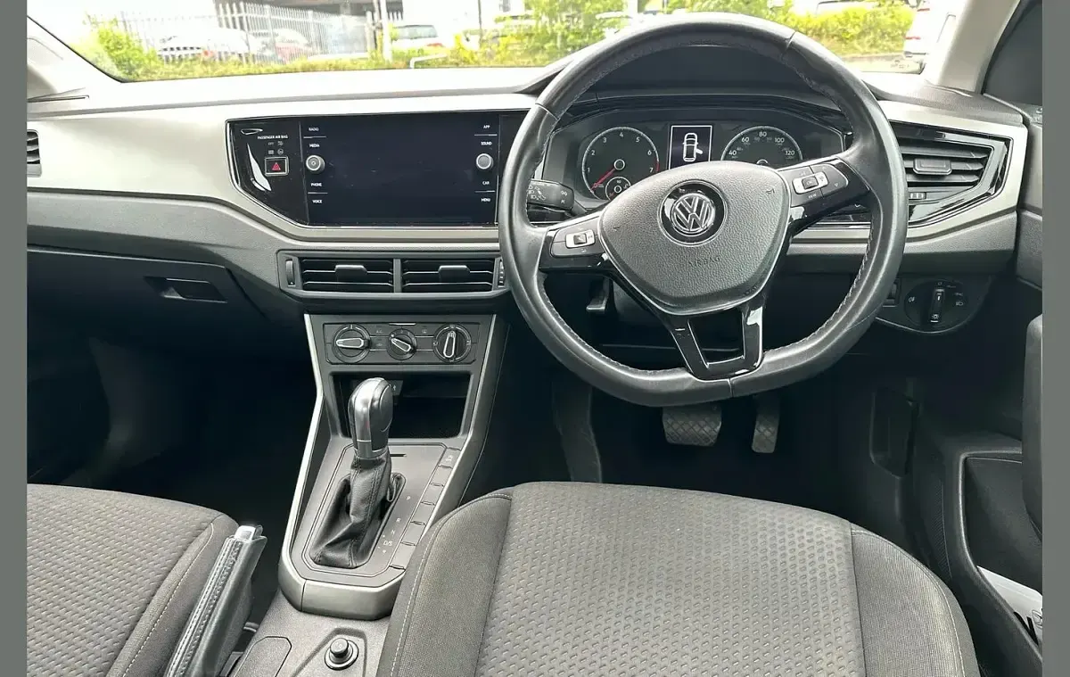 Used VW Polo SE 94 HP (69 kW) 2019 Black Hatchback
