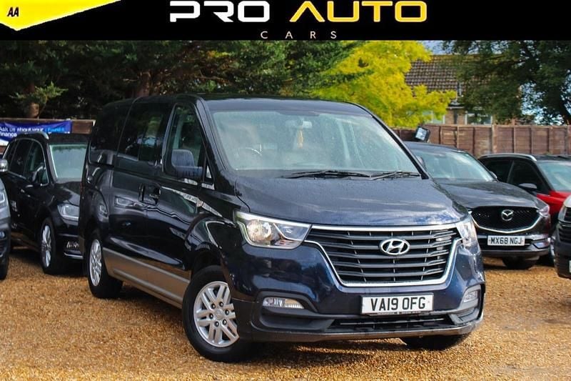 Blue Used 2019 Hyundai I800 SE MPV | £15,200 (Fair price) - Image 1/4