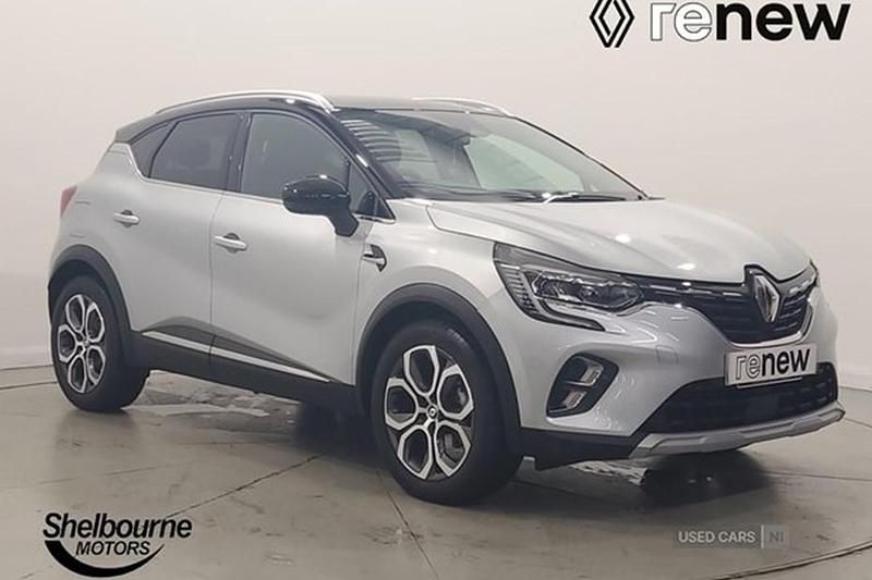 Metallic highland grey Used 2024 Renault Captur Techno SUV | £16,899 (Fair price) - Image 1/2