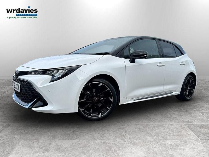 Used Toyota Corolla Sport 122 HP (89 kW) 2022 White Hatchback