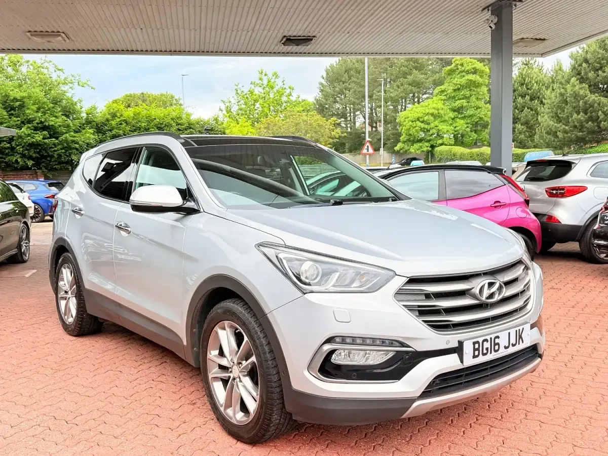Used Hyundai Santa Fe Premium SE 200 HP (147 kW) 2016 Silver SUV
