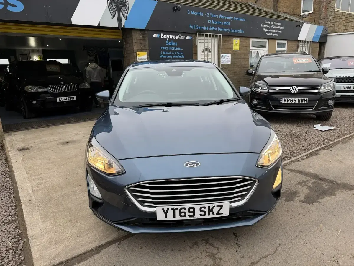 Used Ford Focus Zetec 95 HP (69 kW) 2019 Blue Hatchback