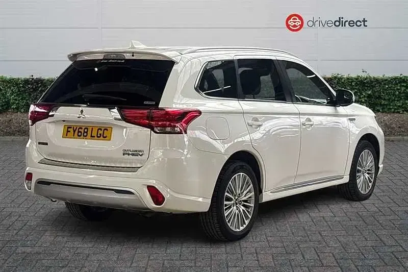 Usado Mitsubishi Outlander P-HEV 2018 Branco Carrinha