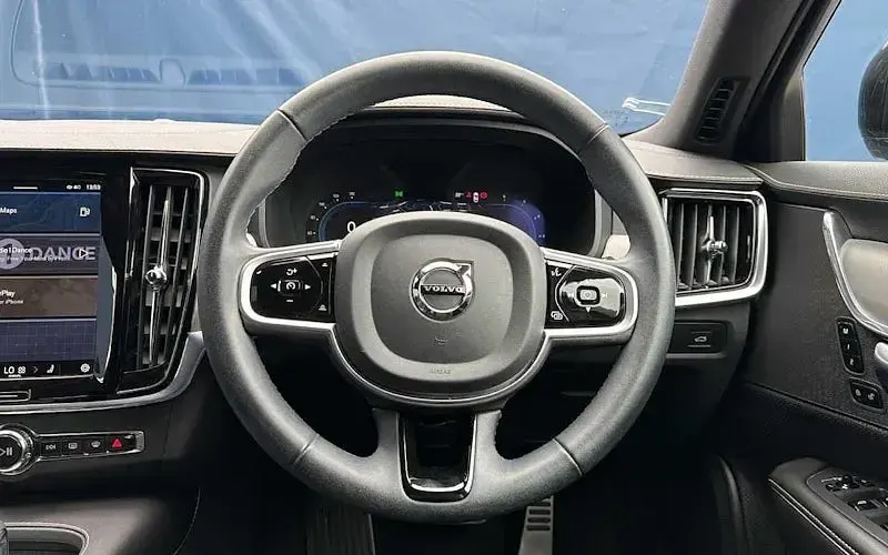 Used Volvo V90 R-Design 197 HP (144 kW) 2021 Blue Estate