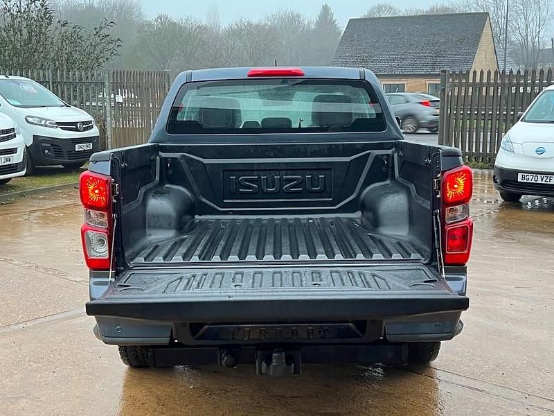 Used Isuzu Pick up 164 HP (120 kW) 2021 Grey Pickup