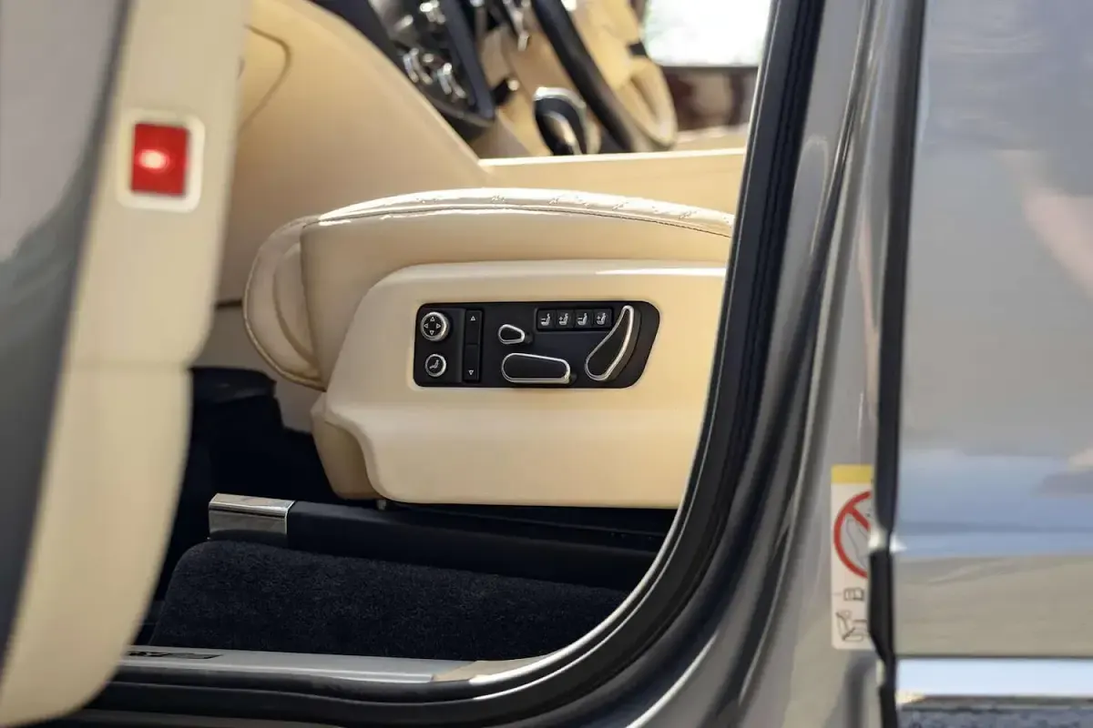 Used Bentley Bentayga 600 HP (441 kW) 2016 Grey SUV