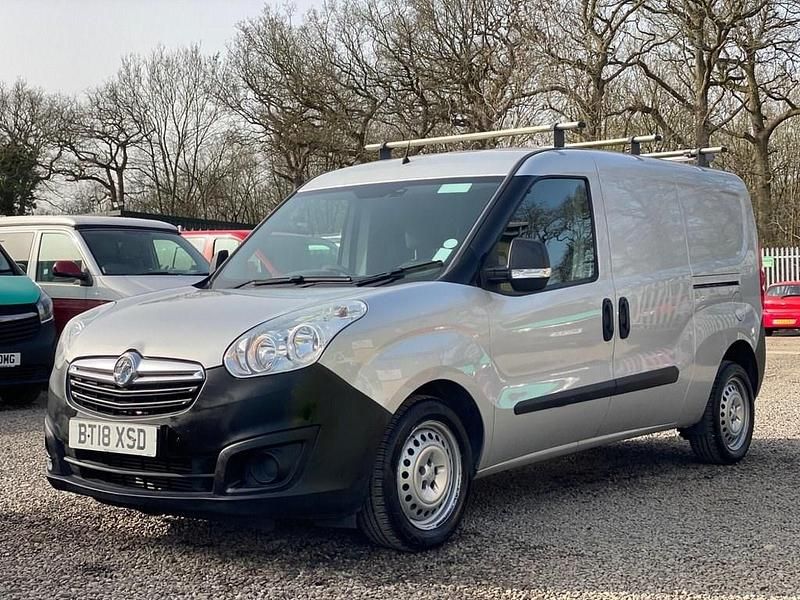 Second-hand Vauxhall Combo S 2018 Argintiu Monovolum