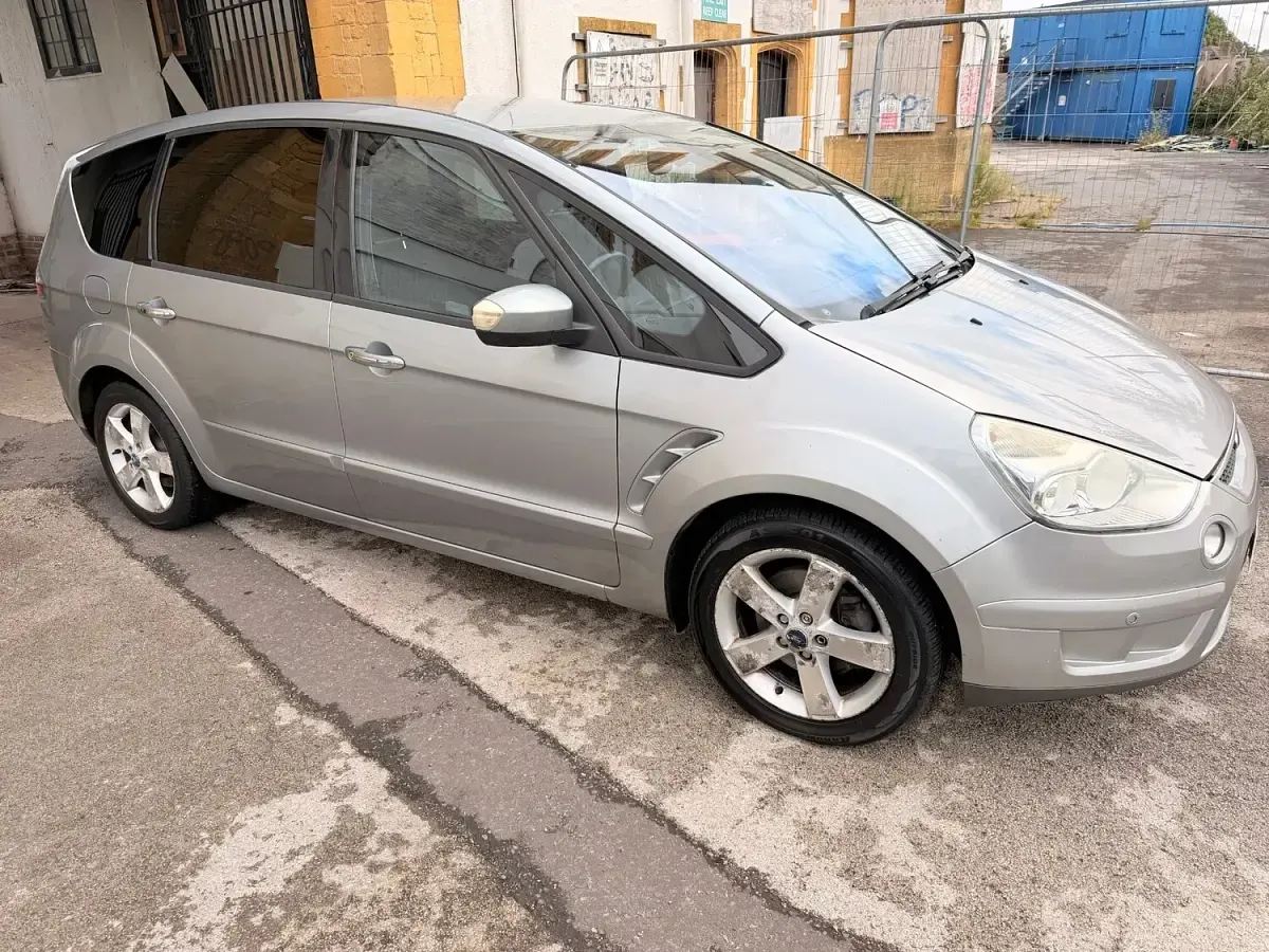 Used Ford S-MAX Titanium 145 HP (106 kW) 2009 Silver MPV