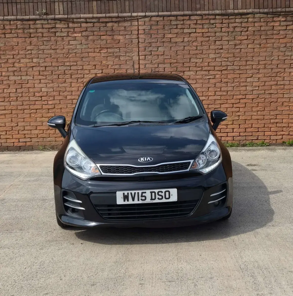Begagnad Kia Rio 2015 Svart Halvkombi