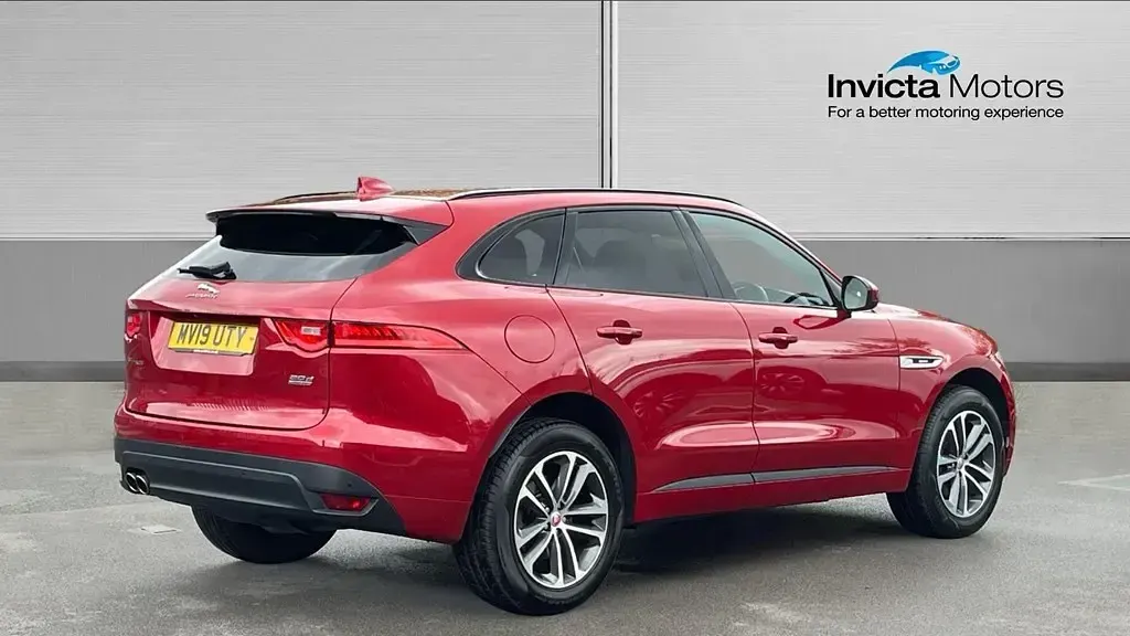 Second-hand Jaguar F-Pace R-Sport 180 CP (132 kW) 2019 Roșu SUV