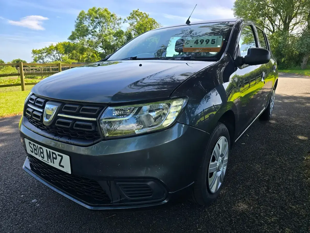 Used Dacia Sandero Essentiel 90 HP (66 kW) 2018 Grey Hatchback