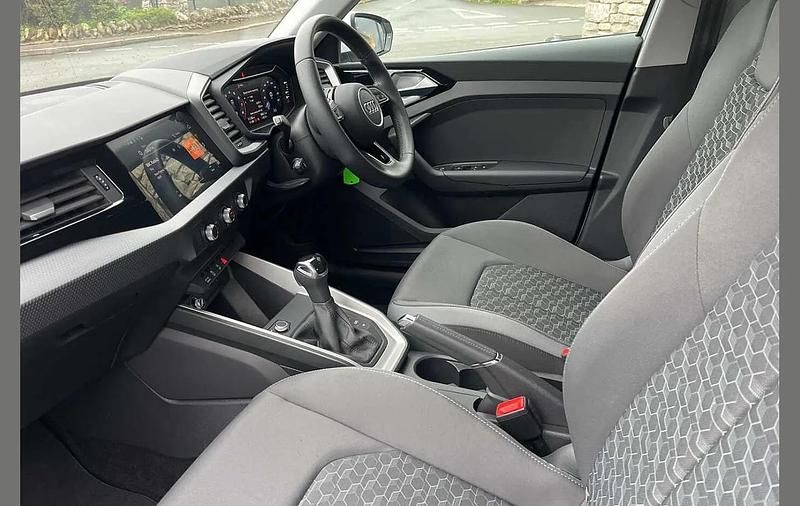 Used Audi A1 Sport 147 HP (108 kW) 2021 White SUV