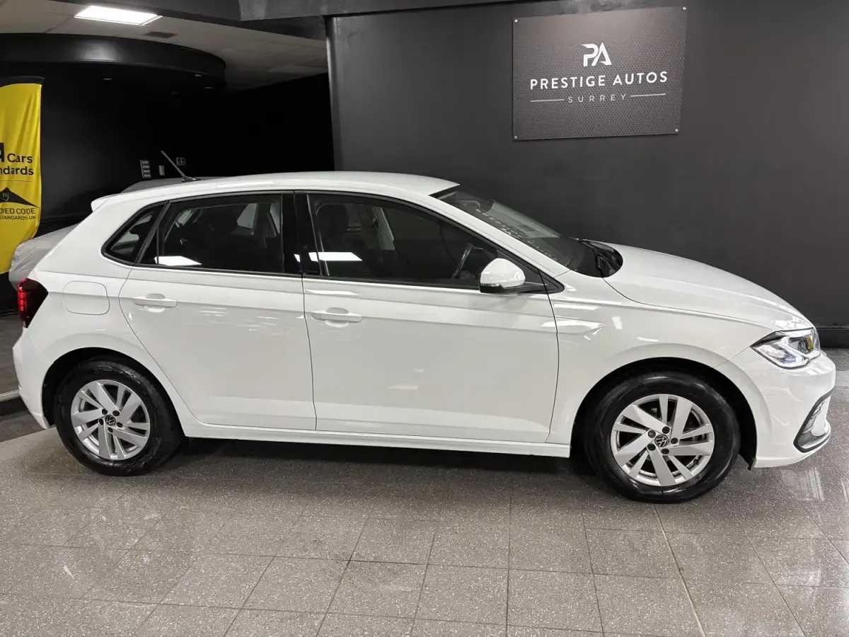 Begagnad VW Polo Life 95 HK (69 kW) 2021 Vit Halvkombi