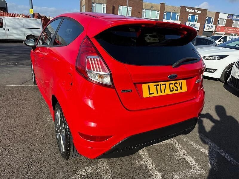 Used Ford Fiesta ST-Line 100 HP (73 kW) 2017 Red Hatchback