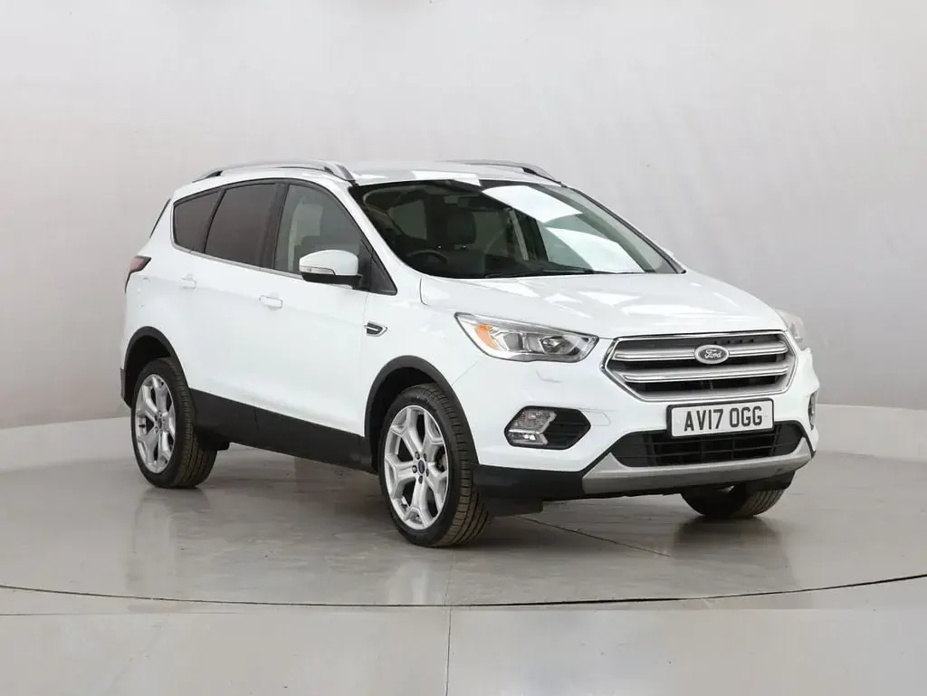 Usado Ford Kuga Titanium 120 HP (88 kW) 2017 Branco SUV