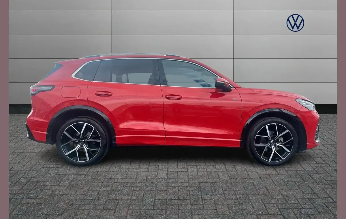 Used VW Tiguan R-line 147 HP (108 kW) 2025 Red SUV
